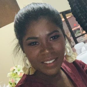 Meet your Posher, Dalia